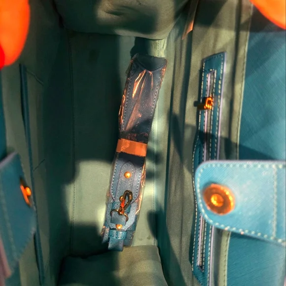 Trina Turk Floral Cloud Medium tote - Picture 3 of 4